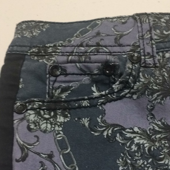 Almost Famous Skinny Pants - Picture 3 of 4